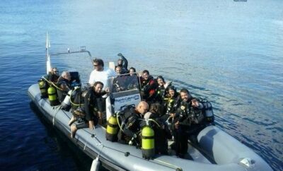 Lancha para salidas de buceo